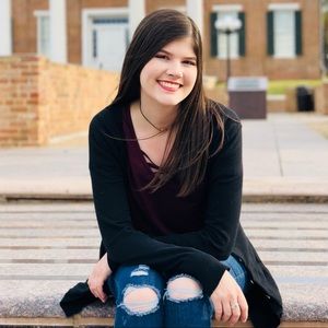 Meet your Posher, Carli